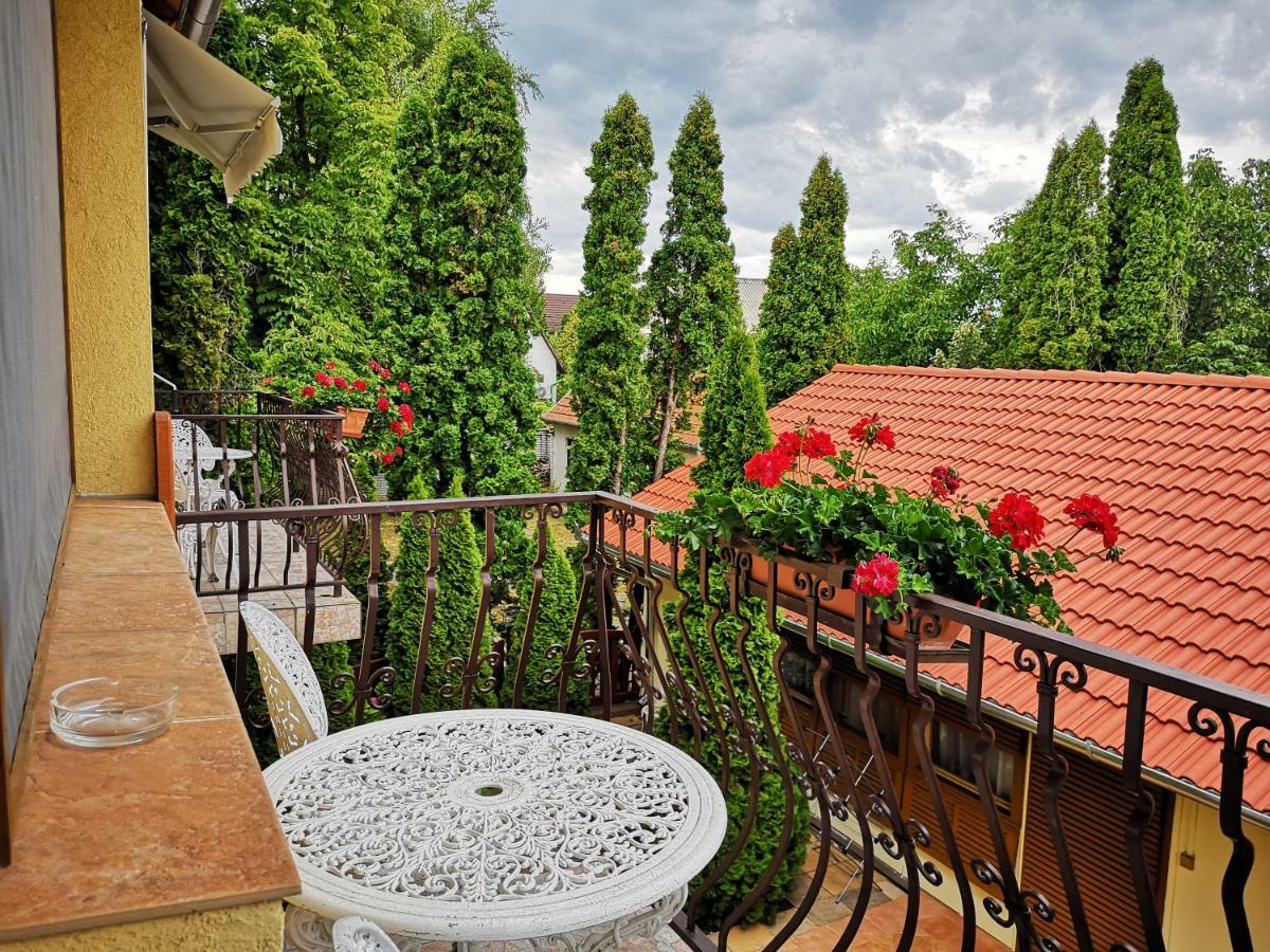 Bed and Breakfast Julia Panzio Хайдусобосло Экстерьер фото