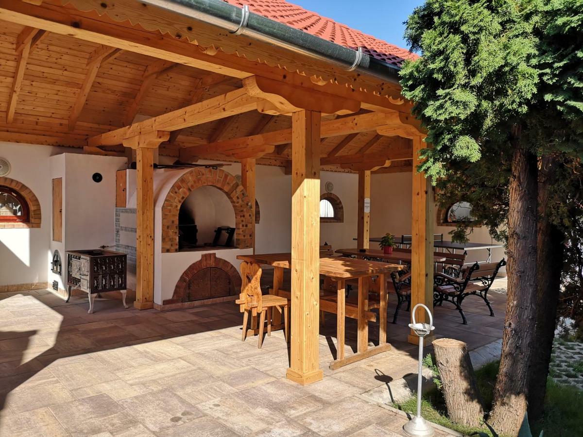 Bed and Breakfast Julia Panzio Хайдусобосло Экстерьер фото